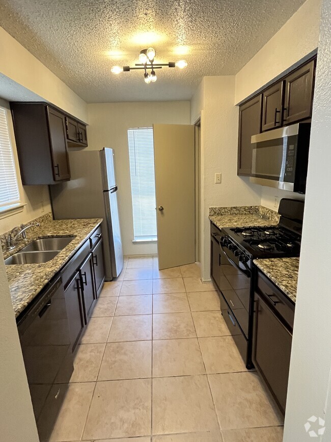 Building Photo - 13941 Maricella Ln