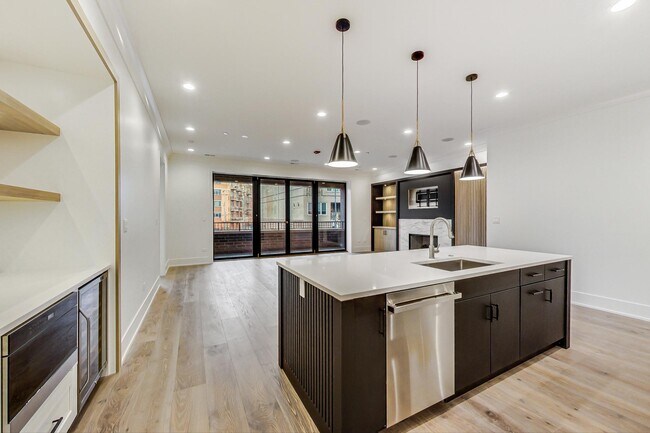 Foto del edificio - 4912 N Lincoln Ave