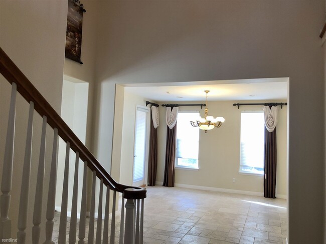 Building Photo - 5 br, 4.5 bath House - 26003 Shadow Rock Ln