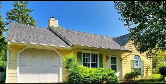 Building Photo - 107 Colchester Ct