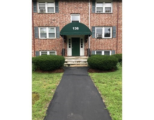 Primary Photo - 136 Tyngsboro Rd