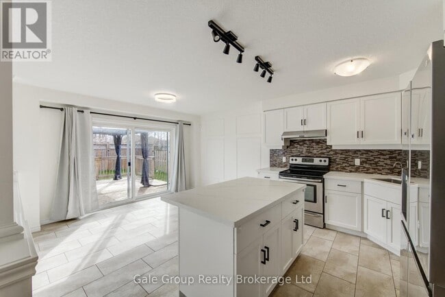 Building Photo - 403 Champlain Ave