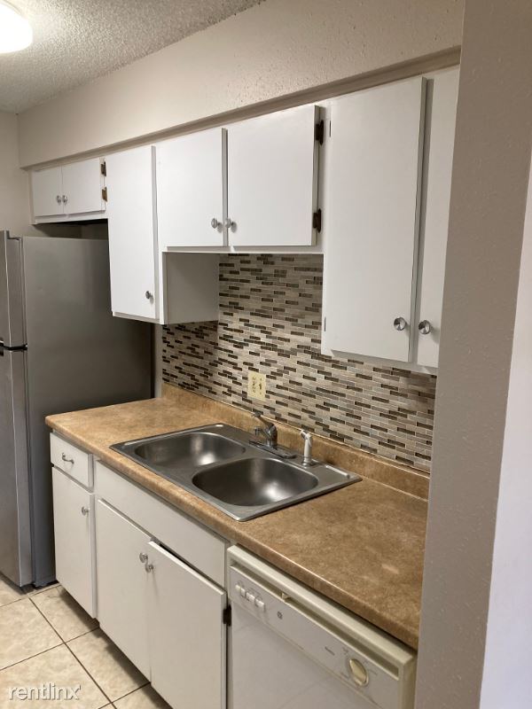 Foto del edificio - 5503 Pokeweed Ct