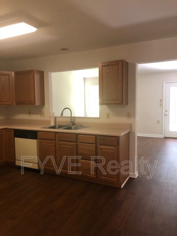 Foto del edificio - 7401 Creek Song Ct