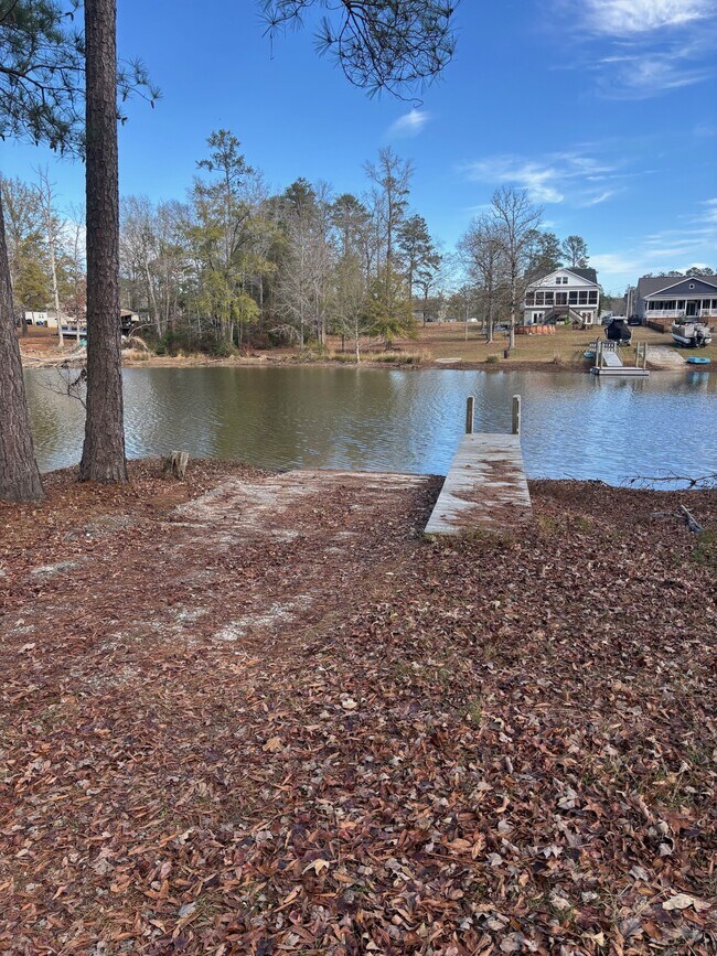 Foto del edificio - 61 Duckbill Rd