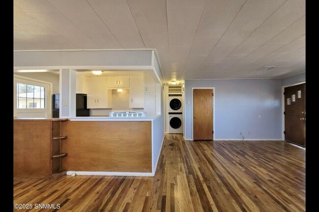Building Photo - 22nd Street Duplex