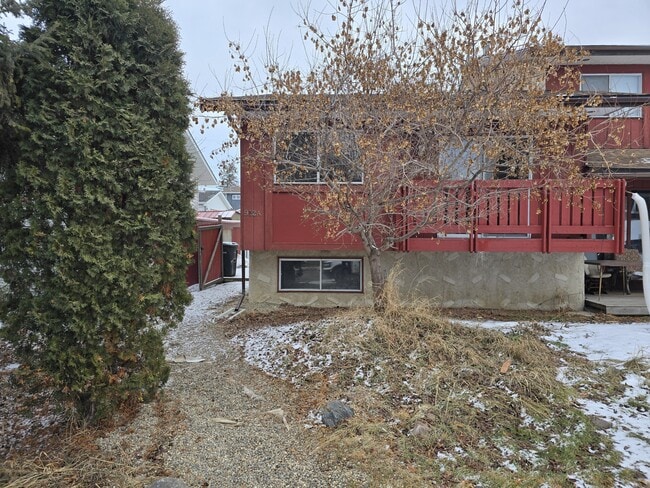 Building Photo - 912 9 St