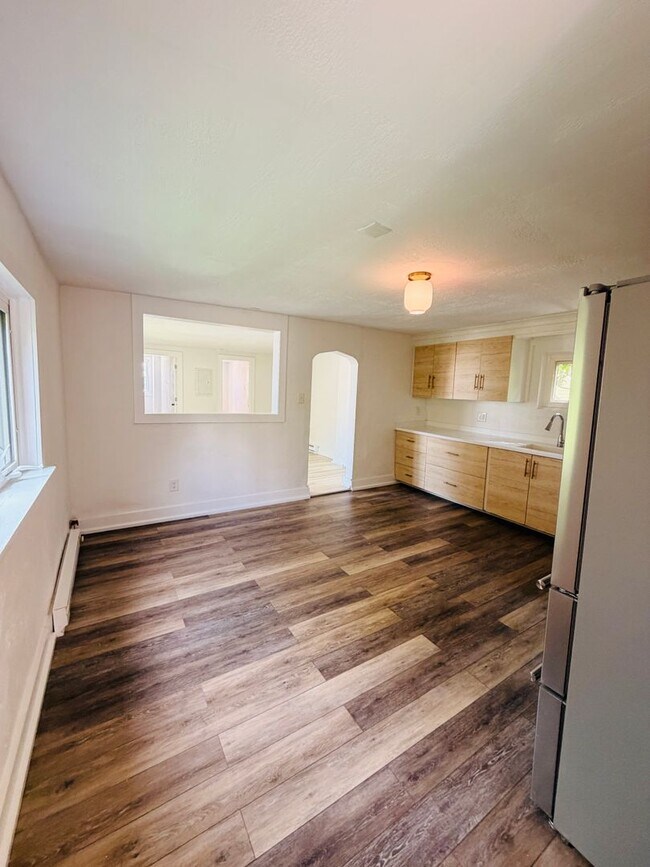 Building Photo - 2518 Leticoe St