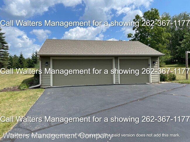 Foto del edificio - 3 br, 2.5 bath House - S41 W28225 State Rd...