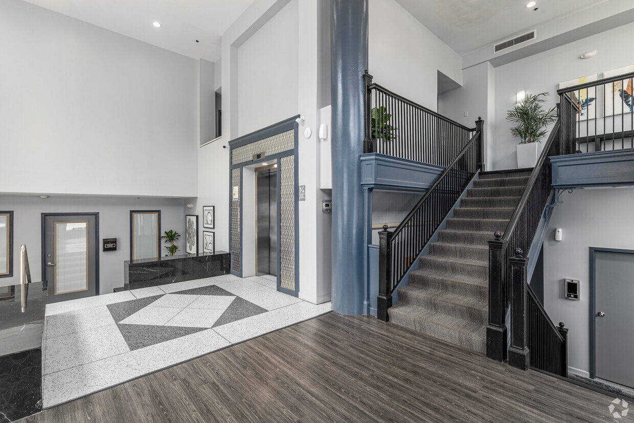 Primary Photo - The Saville