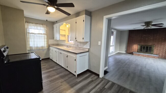 Foto del edificio - 3483 Hadley Ave