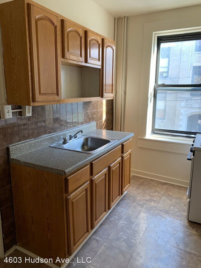Foto del edificio - 4603 Hudson Ave