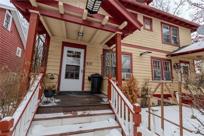 Building Photo - 610 Mitchell St