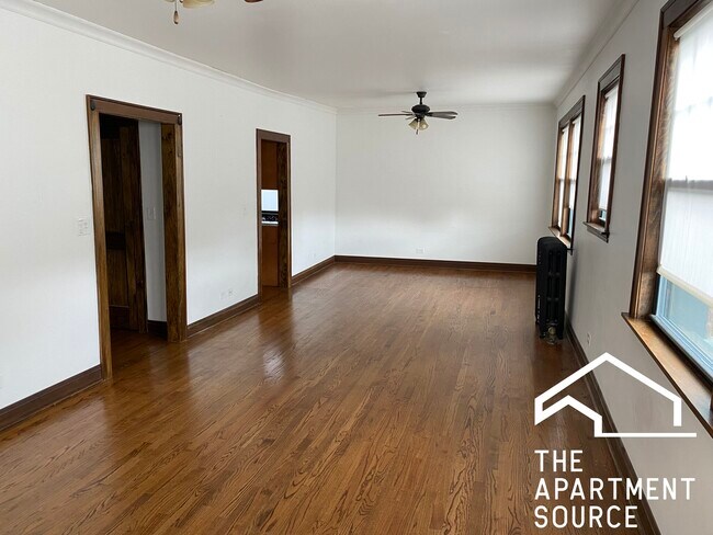 Building Photo - 3252 Maple