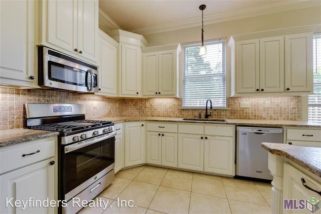 Building Photo - 17310 De Gage Dr