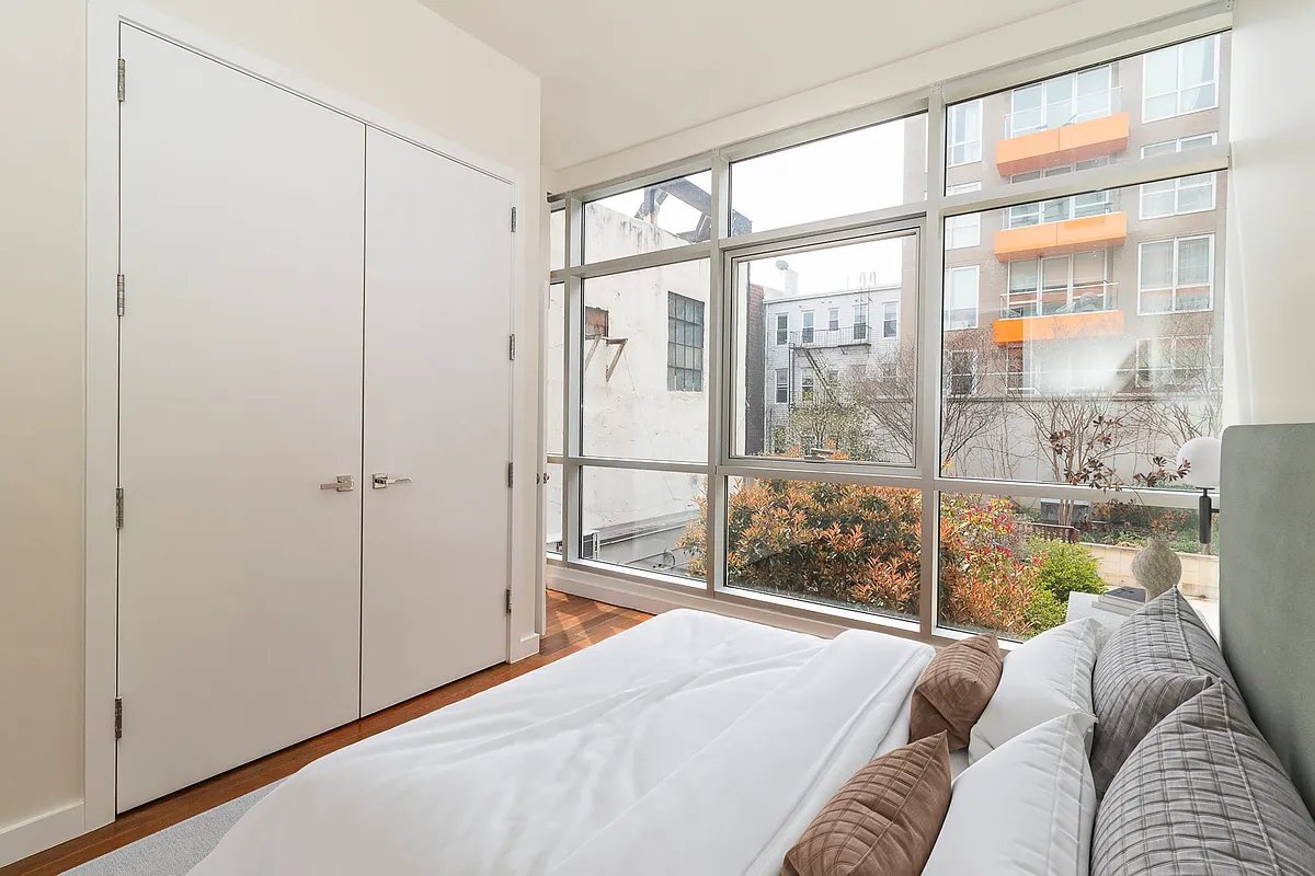 Foto principal - 162 N 12th St