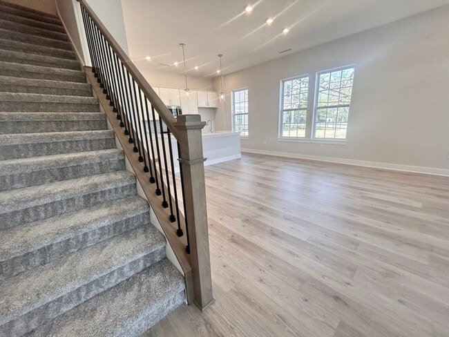 Building Photo - 714 Kinzer Ave