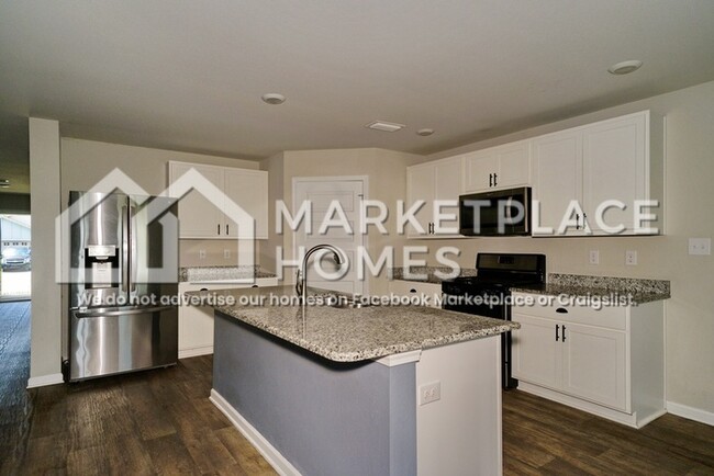 Building Photo - 26035 Gilmore Way