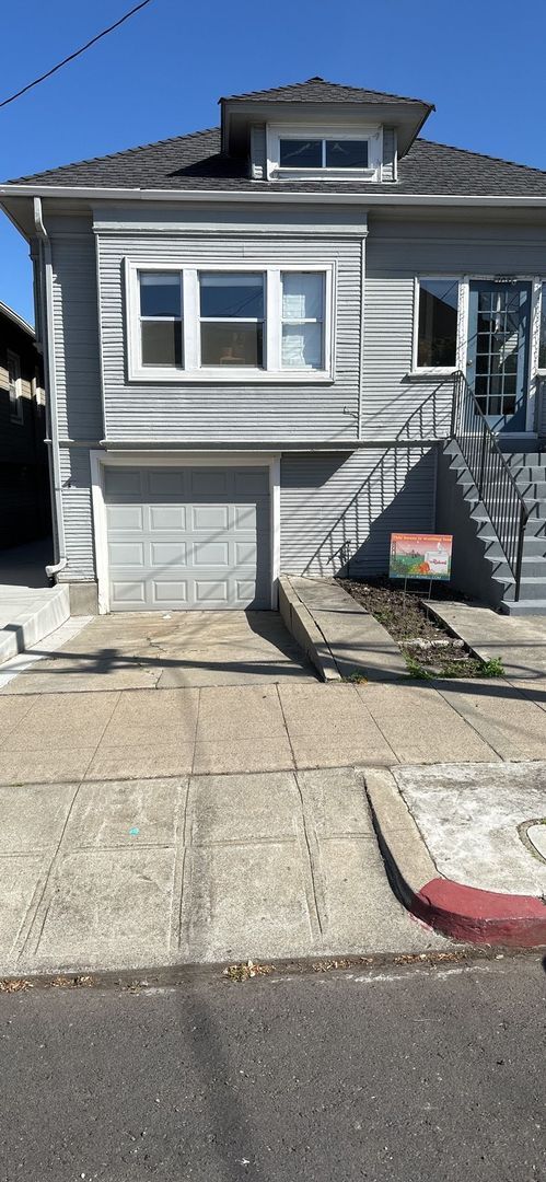 Building Photo - 1036 45th St