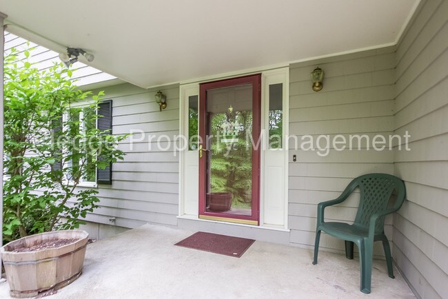 Building Photo - 61 Beech Mountain Rd
