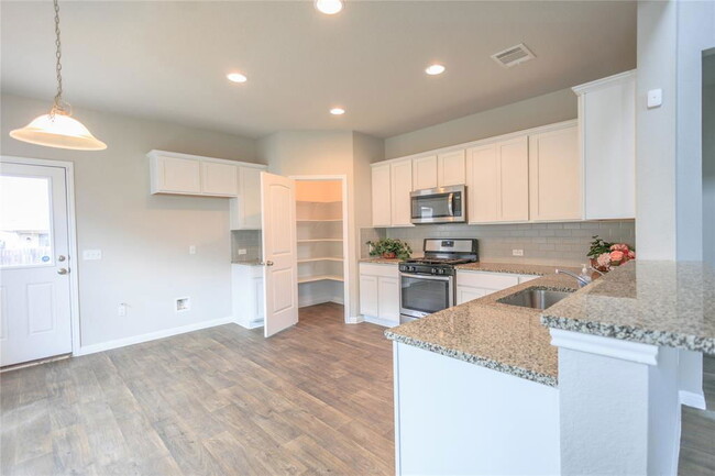 Building Photo - 209 Yoakum St