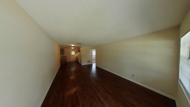Building Photo - 2 Bed 1 Bath in Bellview