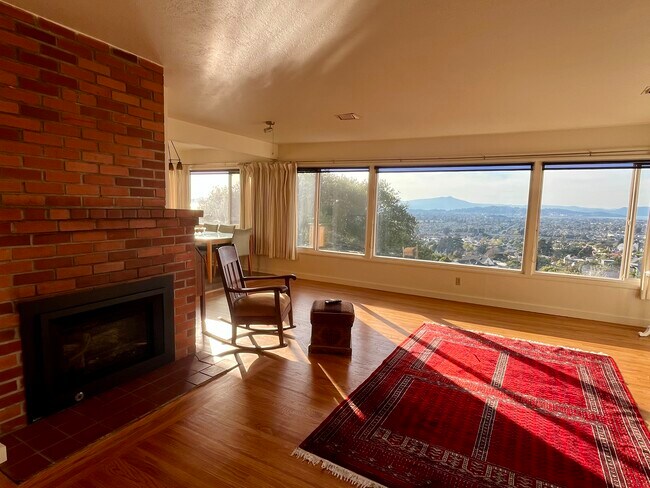 Sala de estar - 2505 Mira Vista Dr