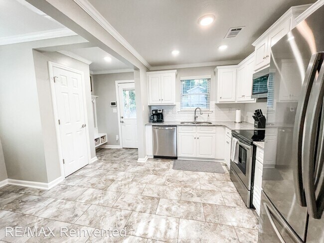 Building Photo - 3 br, 1.5 bath House - 2305 Walden Drive