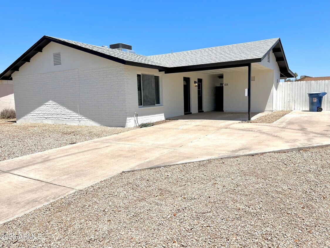 Primary Photo - 414 W Santa Cruz Dr