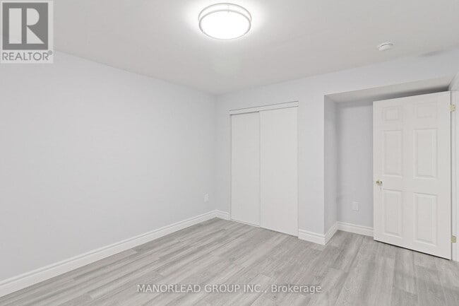 Building Photo - 17 Raithby Cres