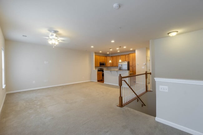 Building Photo - 2504 Hurston Ln NE