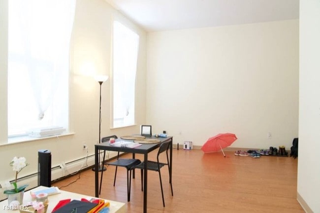 Building Photo - 2 br, 1 bath  - Parmelee Court Homes