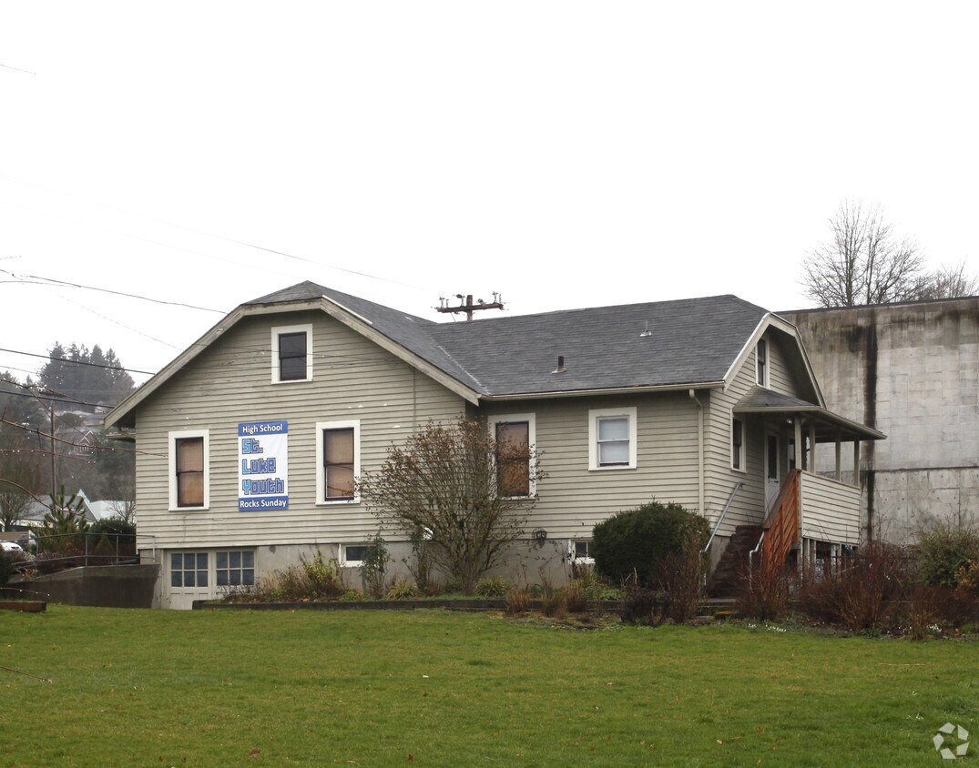Building Photo - 4534 Vermont St