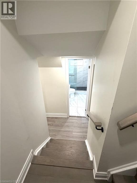 Building Photo - 16 Lady Evelyn Cres