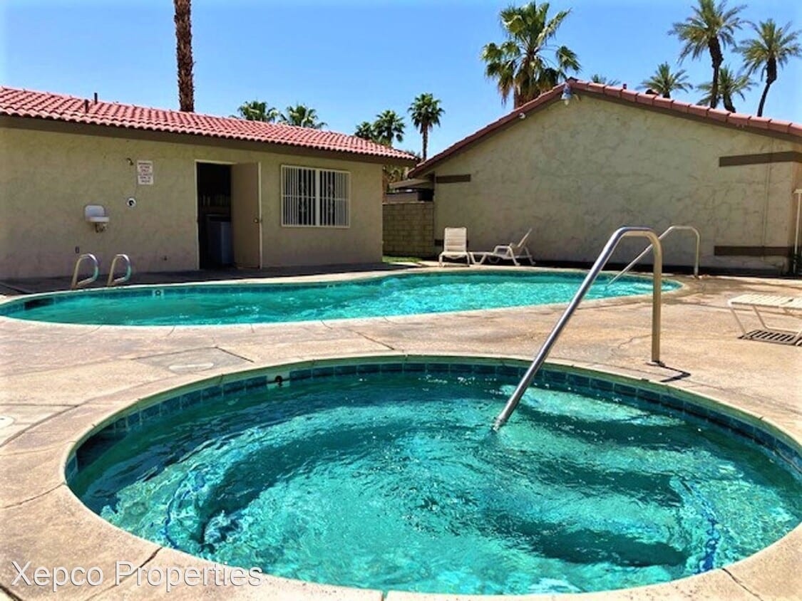 2 br, 1 bath House 82075 Country Club Dr... House Rental in Indio