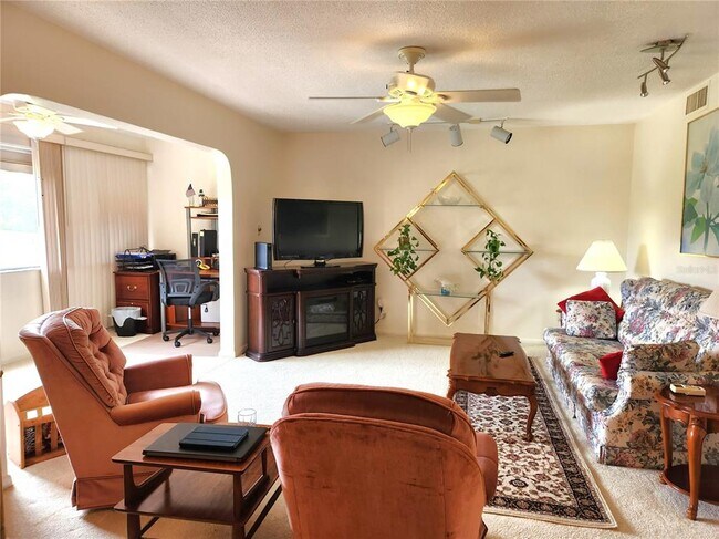 Building Photo - 654 Midway Dr