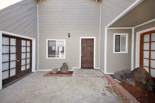 Building Photo - 2345 Darwin Dr