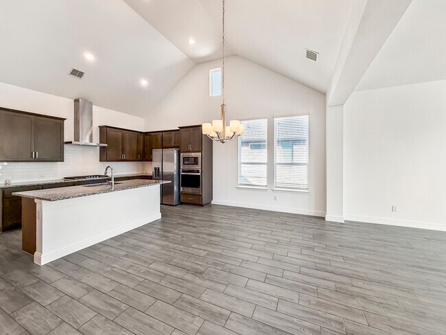 Building Photo - STUNNING 5 BEDROOM 4 FULL BATH HOME