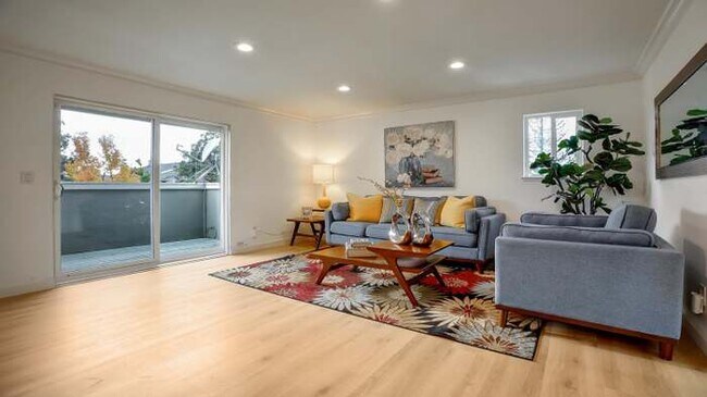 Foto del edificio - 42 Castlecrest Dr
