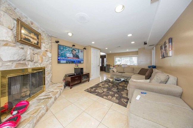 Foto del edificio - 413 Clearmeadow Dr