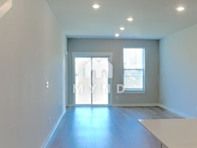 Building Photo - 783 Mickelson Way