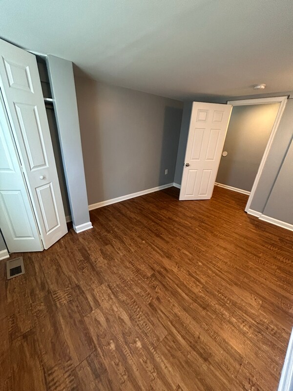 Foto del edificio - 240 Riverview Ave