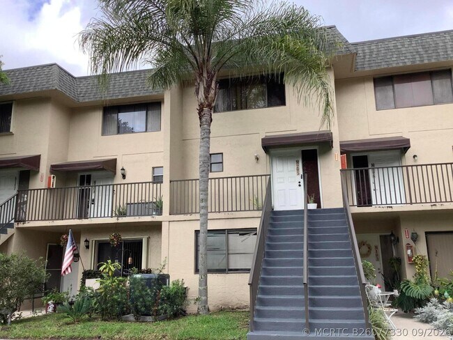 Foto del edificio - 105 Deer Creek Rd