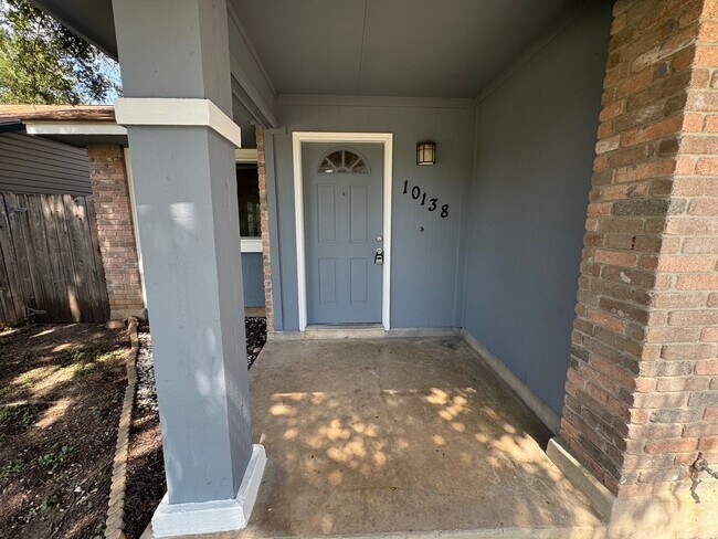 Building Photo - 10138 Inridge