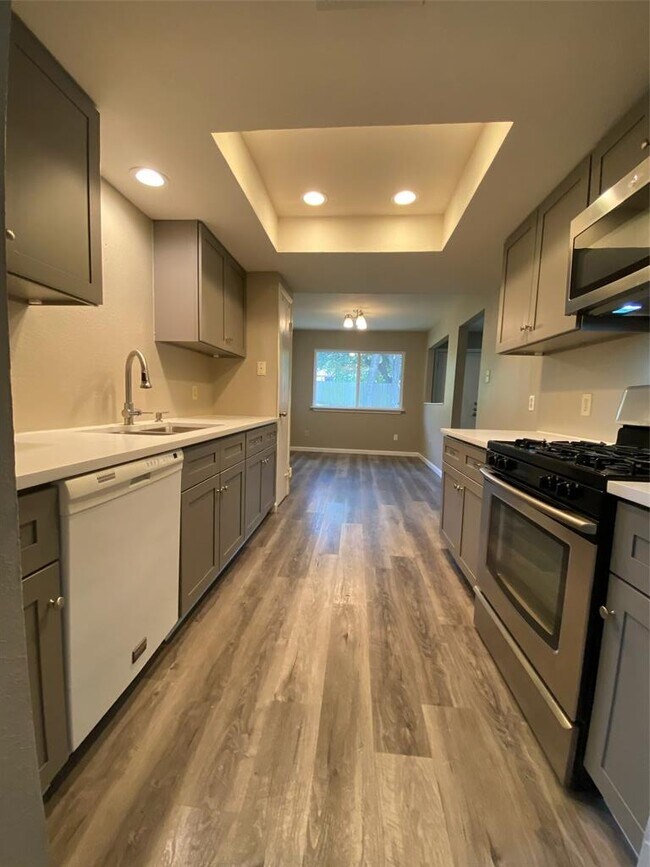 Foto del edificio - 3930 Leafield Dr