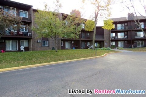 Primary Photo - 3440 Golfview Dr