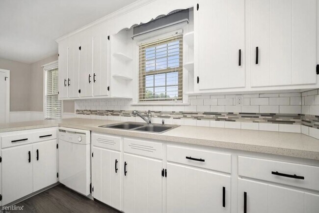 Foto del edificio - 2 br, 1 bath House - 11385 Old Suffolk Road