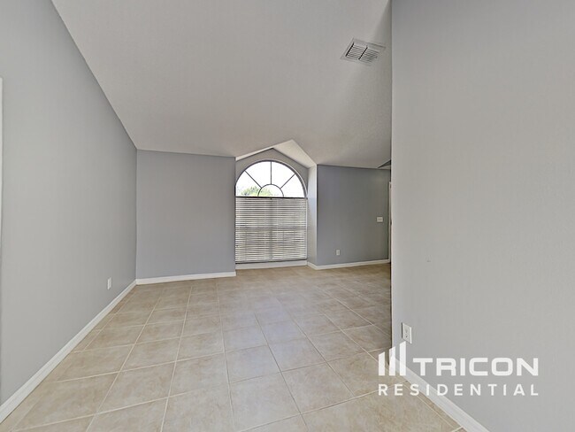 Foto del edificio - 1716 Golden Poppy Ct