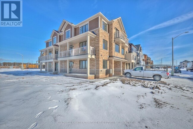 Building Photo - 98 Feather Rd