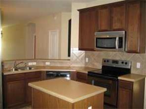 Building Photo - 501 Valjean Dr
